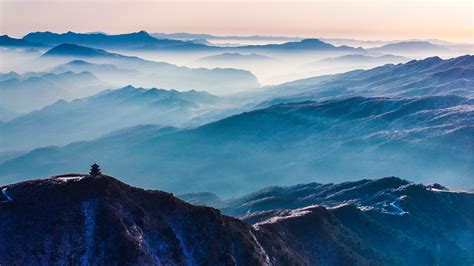 The Majestic Beauty of Longtou Mountain Awaits Exploration and Scenic Hiking Trails!