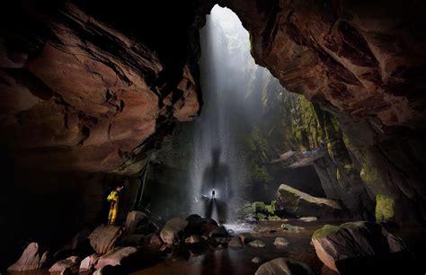 The Majestic Shuangyang Mountain Caves! A Journey into Geological Wonders and Ancient Legends.