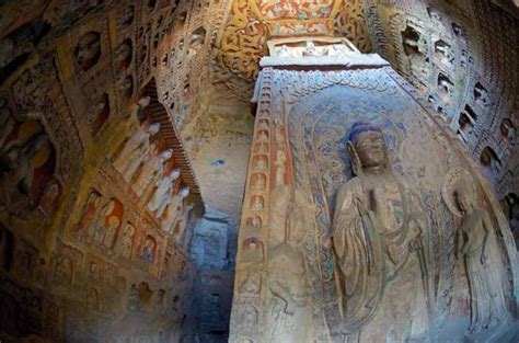 Huashan Grottoes: A Testament to Ancient Buddhist Artistry and Architectural Ingenuity!