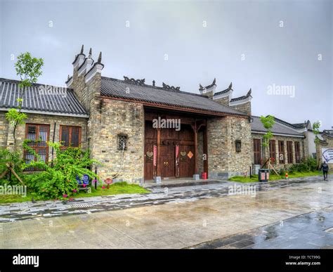 Qinzhou Guilin Folk Custom Garden! A Celebration of Ancient Traditions and Exquisite Craftsmanship!